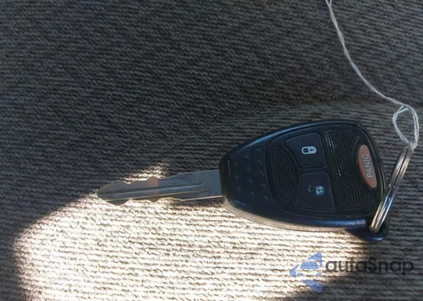 2007 Chrysler Town & Country z USA, uszkodzony, nr VIN 1A4GJ45R47B247735